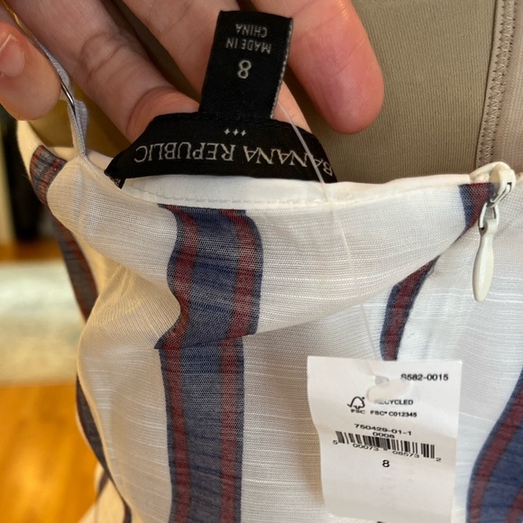 NWT Banana Republic Factory summer dress, tie front, v-neck, size 8 - Picture 9 of 17